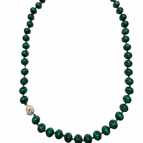 Vintage Malachite Necklace • traditional Hand Knotted silk• Silver gilt clasp - Picture 2 of 10